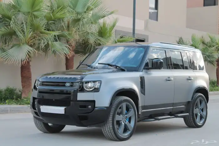 مصور سيارات لعرضها للبيع 2