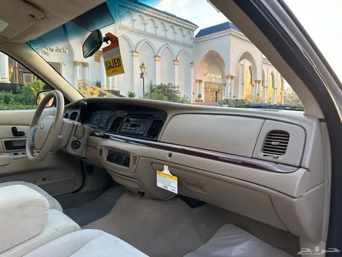 ( مباع ) فورد فكتوريا 2011 وكالة وارد الجزيرة 61