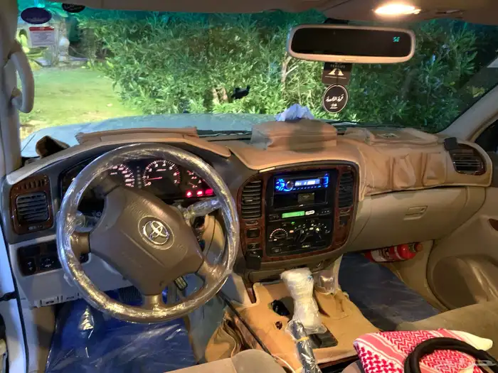 2001 VXR لاندكروزر 4