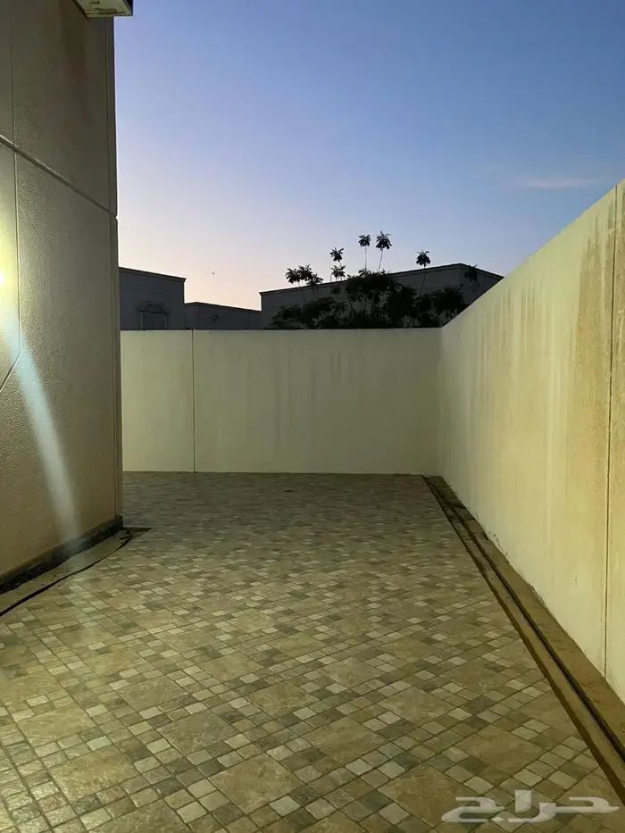 للبيع مميزه في الجبيل في حي دارين 4