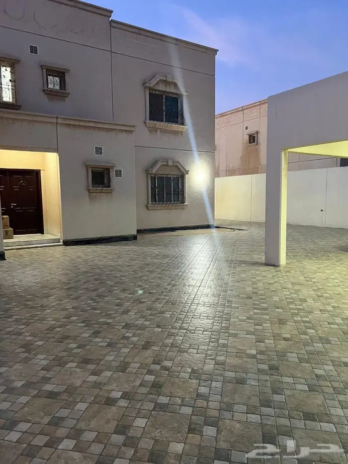 للبيع مميزه في الجبيل في حي دارين 9
