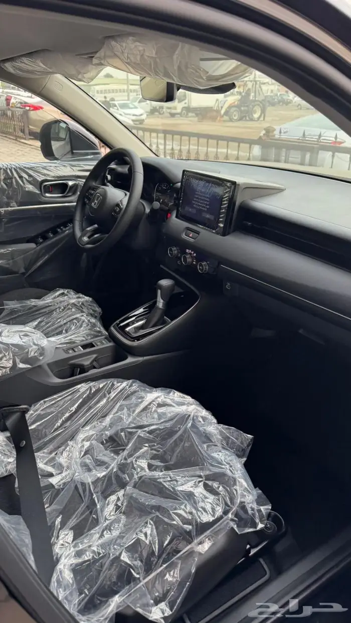 Honda HRV LX هوندا اتش ار في 2024 9