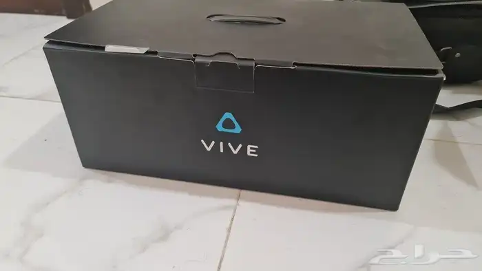 للبيع نظارة واقع افتراضي HTC Vive Cosmos Premium شبه جديدة 0