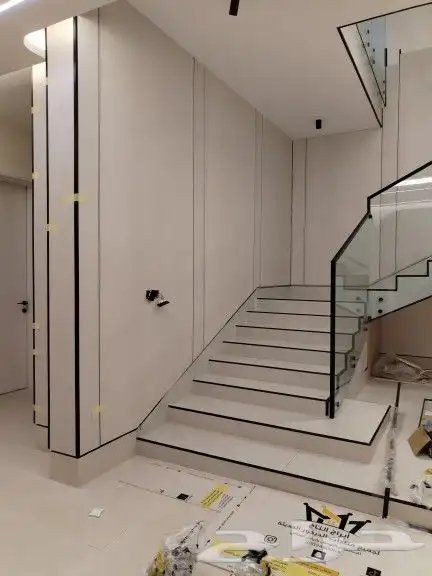 فني تركيب وتفصيل الديكورات الداخليه والخارجيه وبسعار مناسبه 3