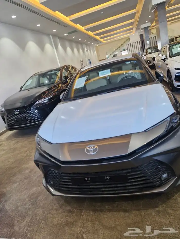 تيوتا كامري E بنزين 1