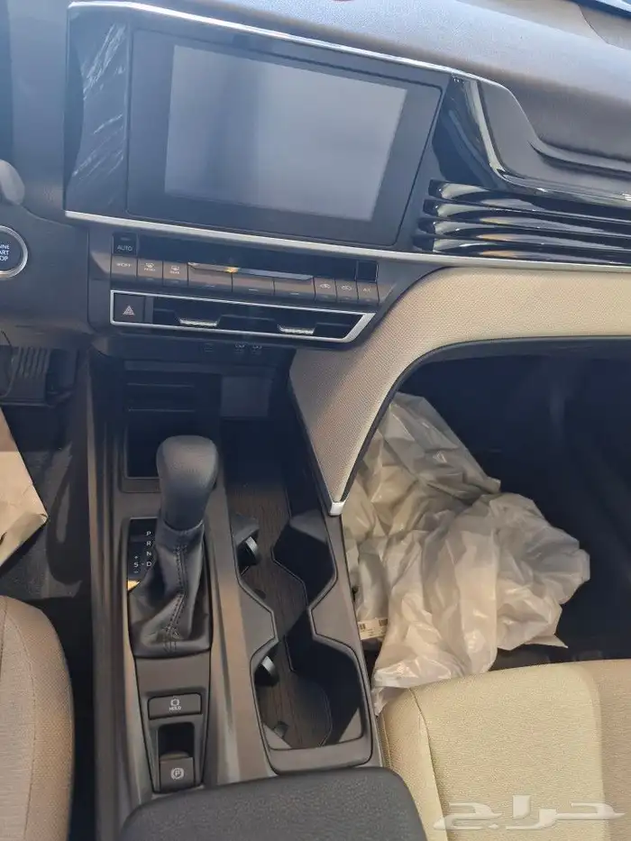 تيوتا كامري E بنزين 16