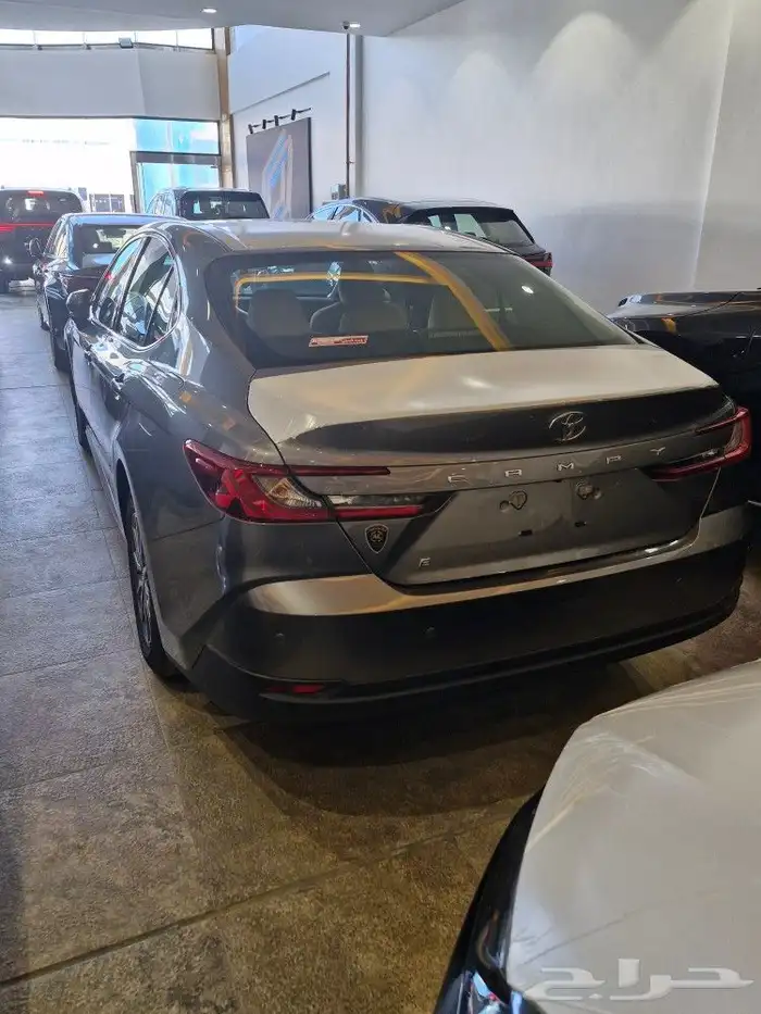 تيوتا كامري E بنزين 5