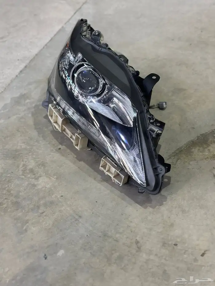 شمعة لكزس جي اس 2015 2