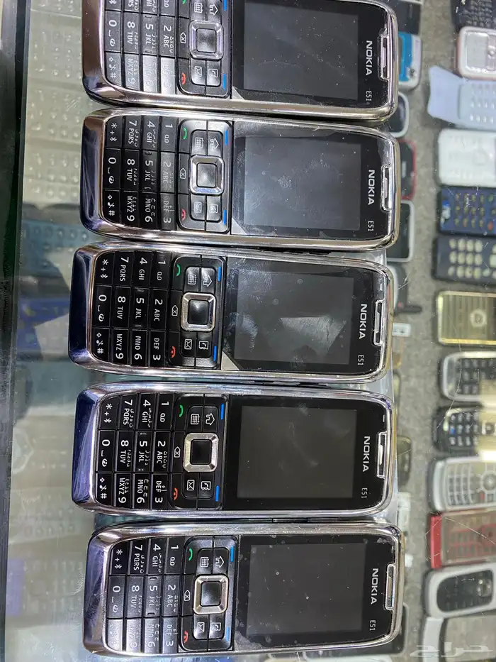 جوالات نوكيا 8800 سيروكو ذهبي والفيصليه والبصمه وبلاكبيري 24