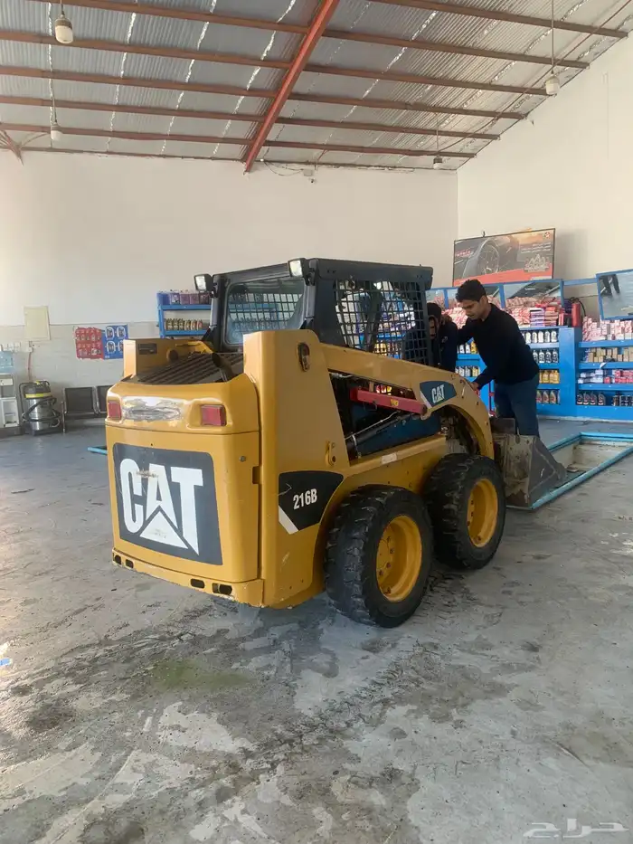 بوبكات وقلاب وعربيه قلص للبيع او للايجار 1