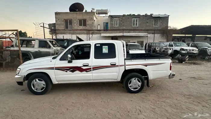 قطع غيار هايلكس تويوتا تشليح 2003 6