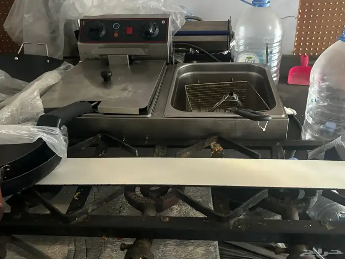 البوفية مجهزة لتقبيل او بيع الادوات 10