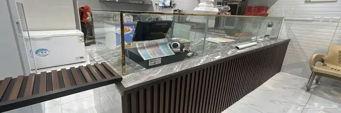 للتقبيل محل وجبات سريعه بماء فيه 2