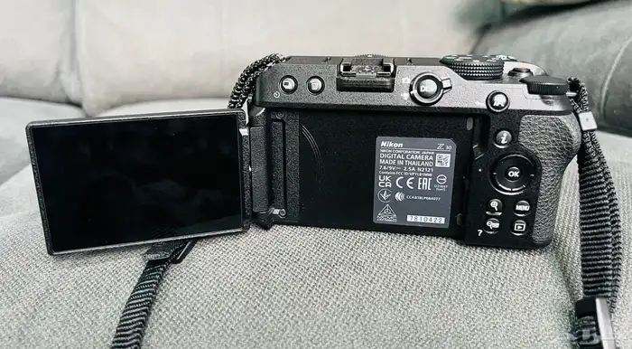 للبيع كاميرا نيكون Z30 3