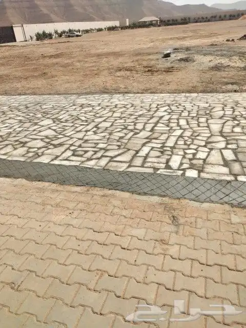 حجر عشوائي 4