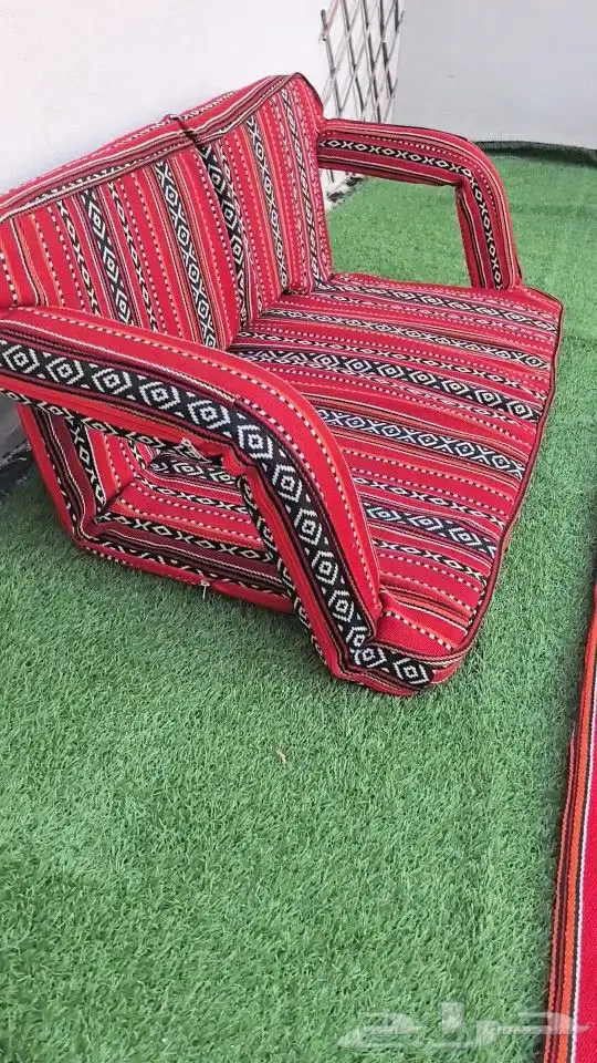 كراسي ارضيه مبطنه ومريحه قابله للطي مع مسند للذراع 2