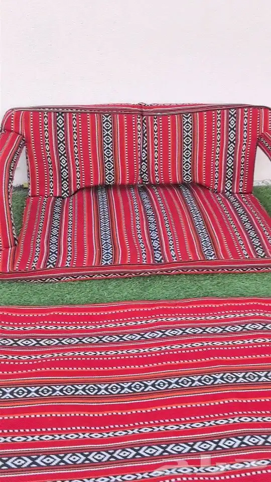 كراسي ارضيه مبطنه ومريحه قابله للطي مع مسند للذراع 1