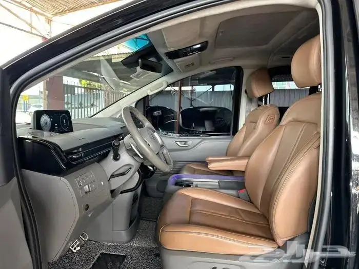 Hyundai staria vip 2023 11