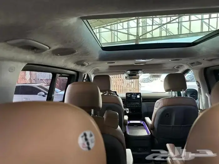 Hyundai staria vip 2023 12