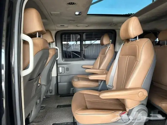 Hyundai staria vip 2023 13