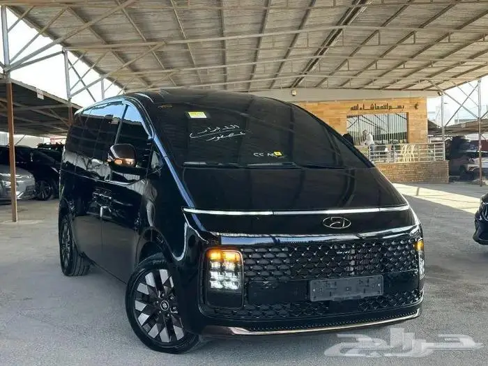 Hyundai staria vip 2023 2