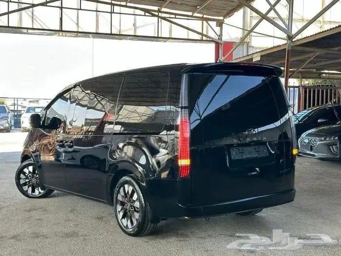 Hyundai staria vip 2023 4