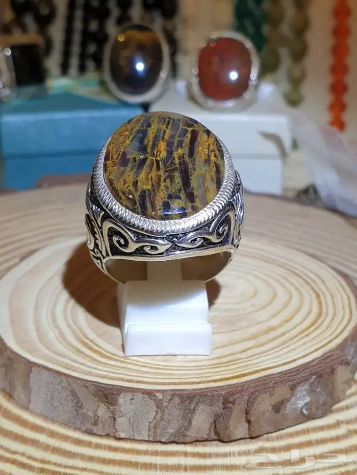 خاتم عقيق يماني اسود فل زعفران 4