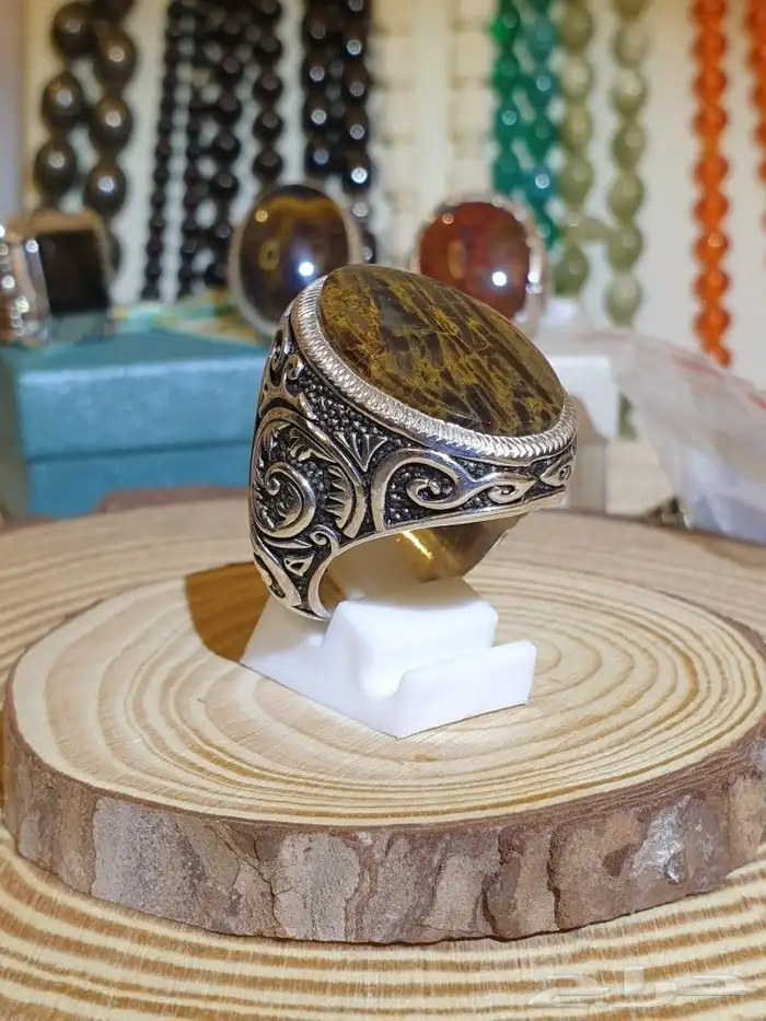 خاتم عقيق يماني اسود فل زعفران 13