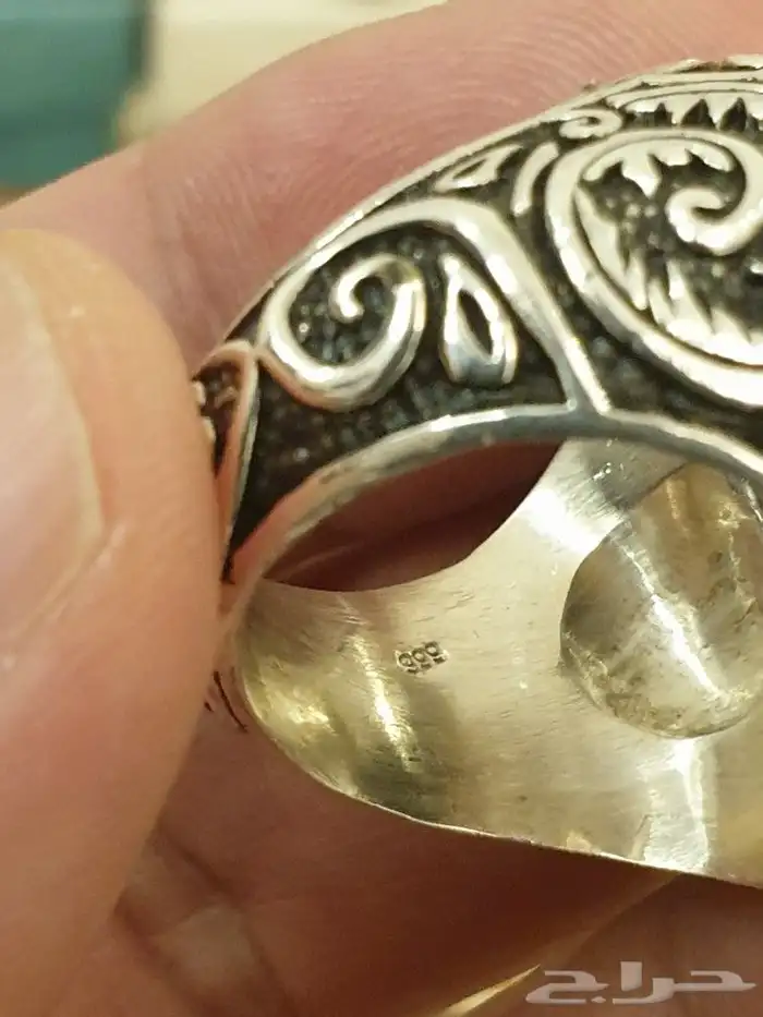 خاتم عقيق يماني اسود فل زعفران 18