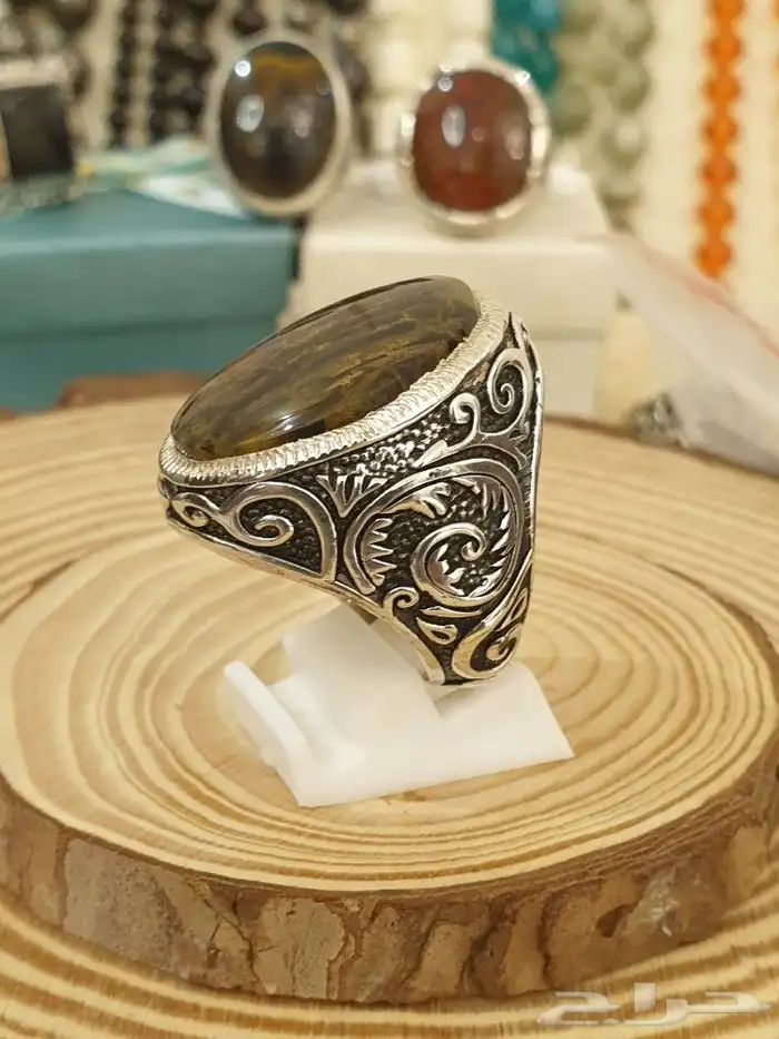 خاتم عقيق يماني اسود فل زعفران 10