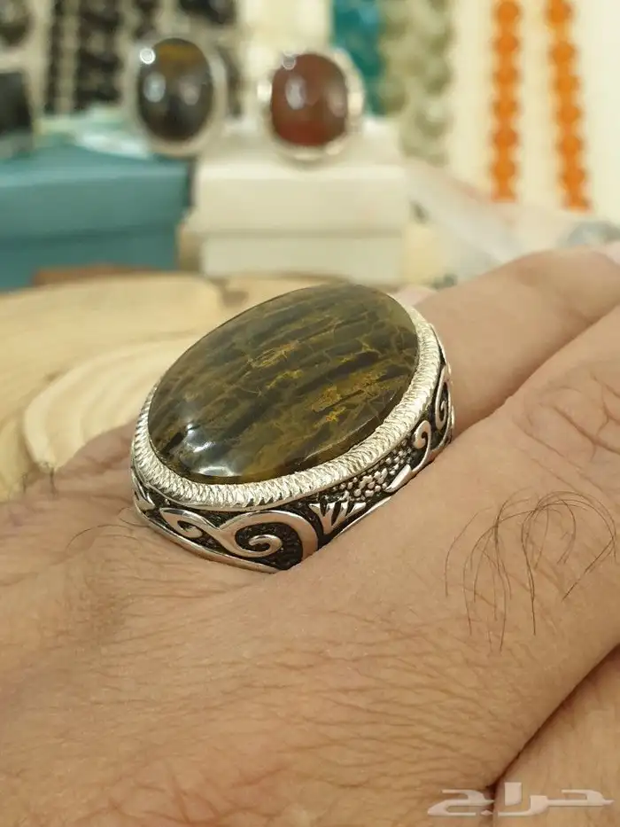 خاتم عقيق يماني اسود فل زعفران 9