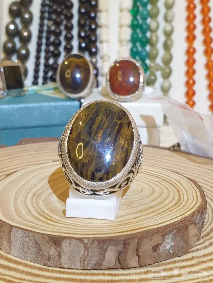 خاتم عقيق يماني اسود فل زعفران 6