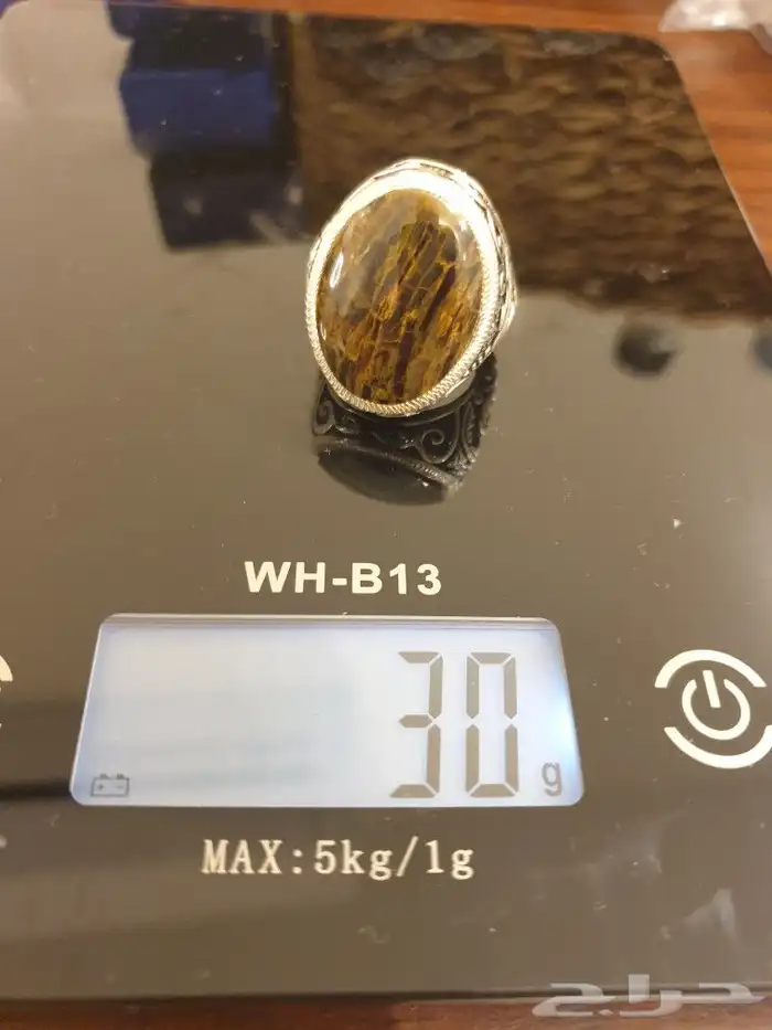 خاتم عقيق يماني اسود فل زعفران 21