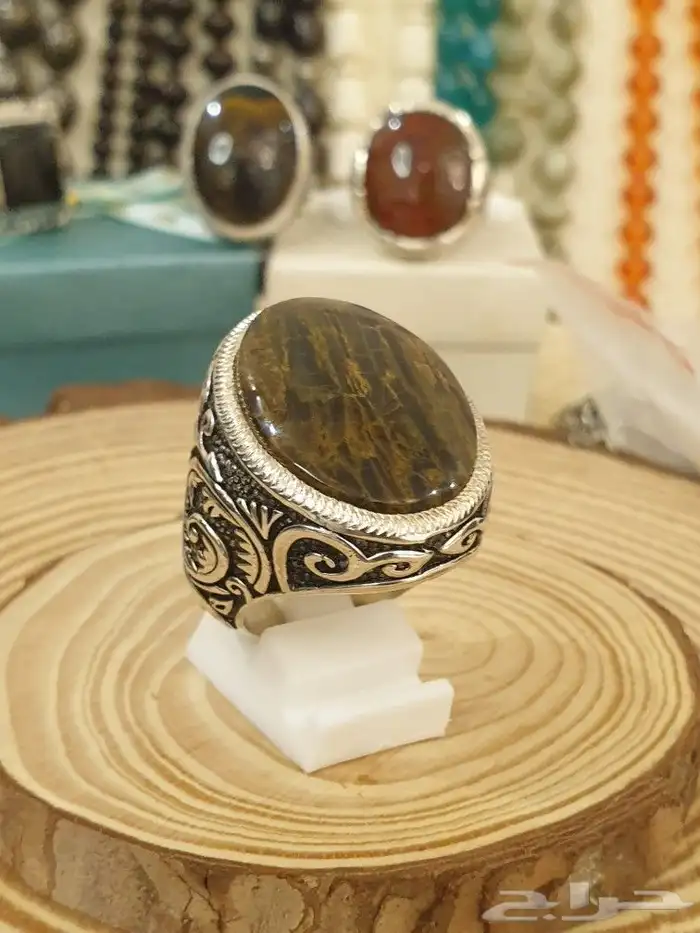 خاتم عقيق يماني اسود فل زعفران 14