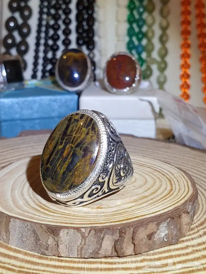 خاتم عقيق يماني اسود فل زعفران 7