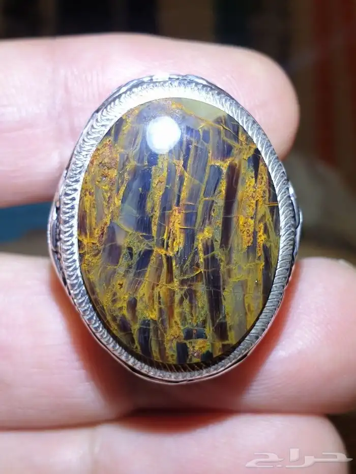 خاتم عقيق يماني اسود فل زعفران 2