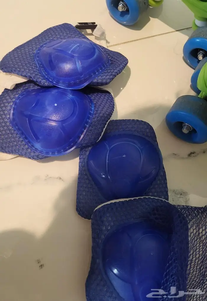 أحذية تزلج على أربع عجلات 2