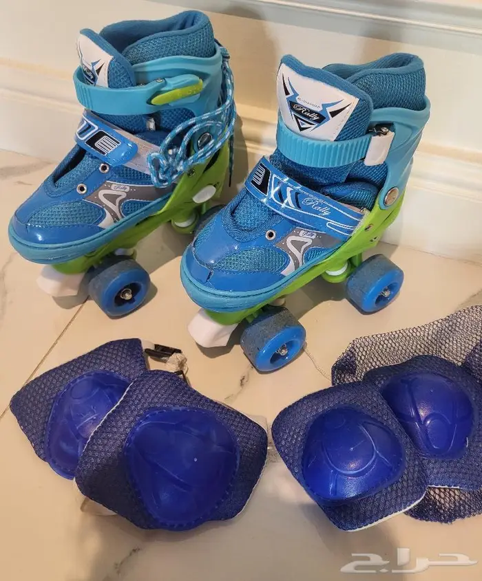 أحذية تزلج على أربع عجلات 1