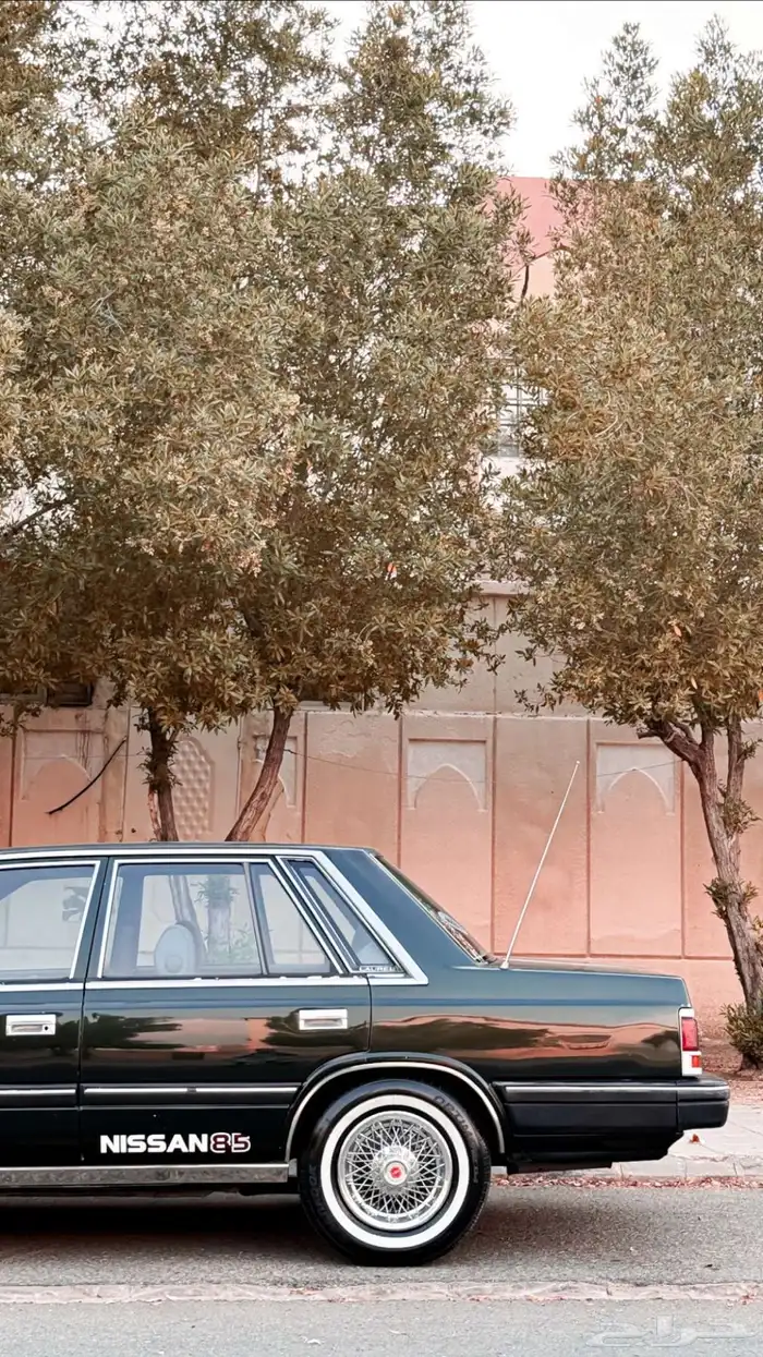 لوريل موديل 1985 نظيفة للبيع 4