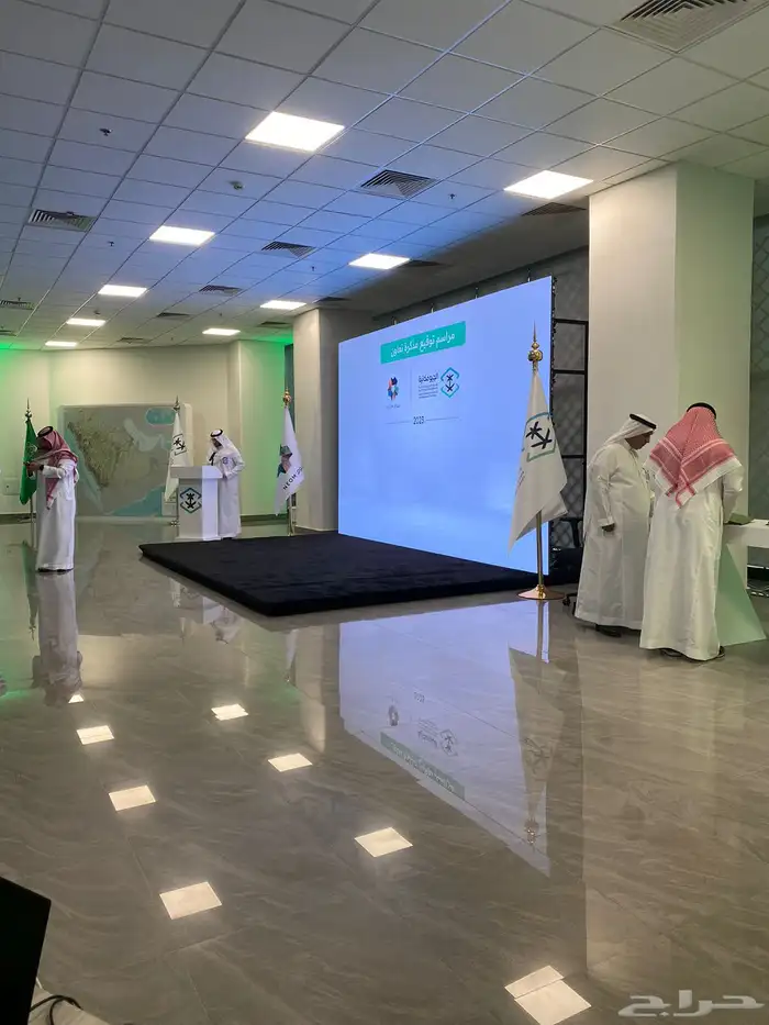 تاجير شاشات 36