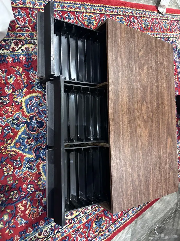 دولاب ادراج اشرطة فديو قديم 1