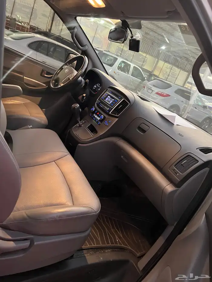 هونداي H1 2019 ديزل 12 راكب   تم البيع 10