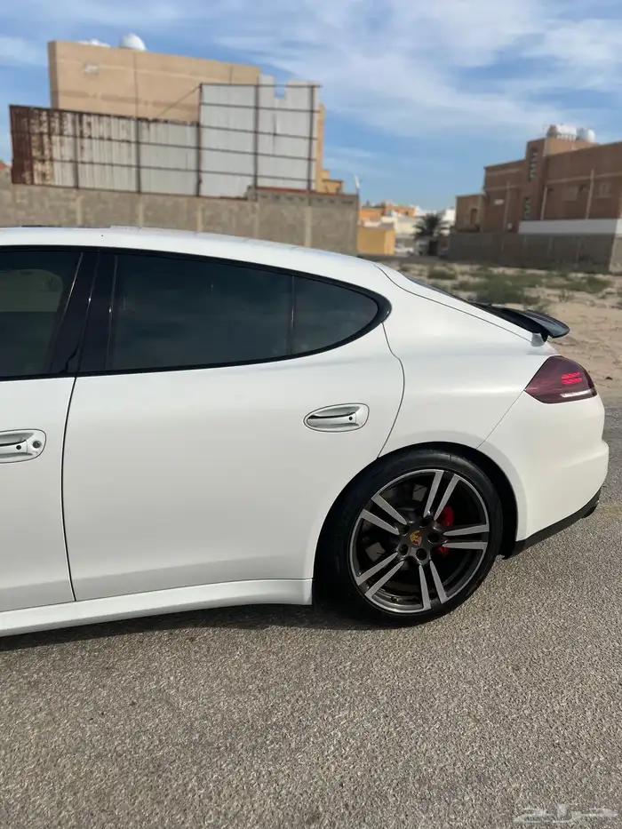 بورش بانميرا GTS 12