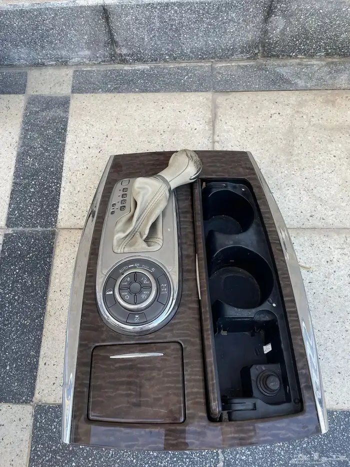 قطع داخلية نيسان بطل الدروب 1