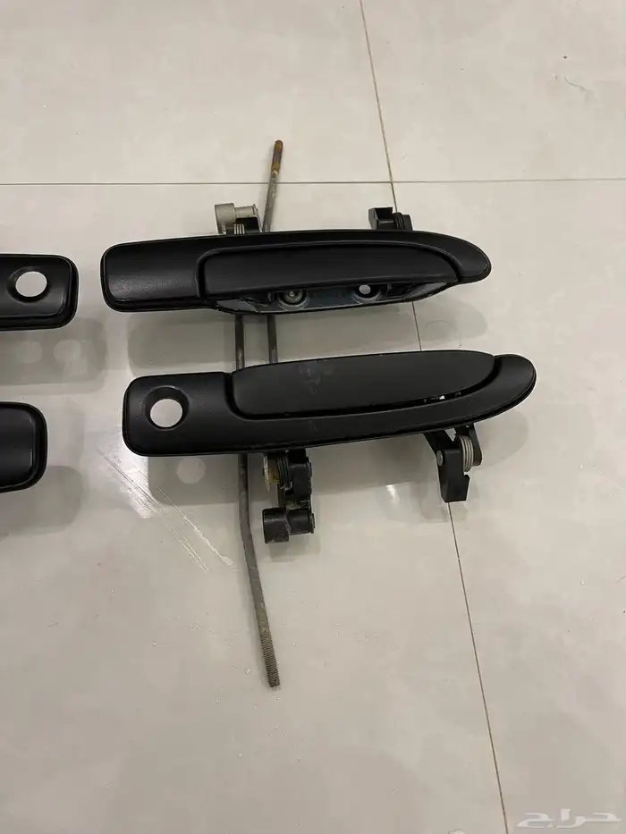 مسكات ابواب سوداء تبع البوليسي بدون رش وغطا بنزين الاصفر 2