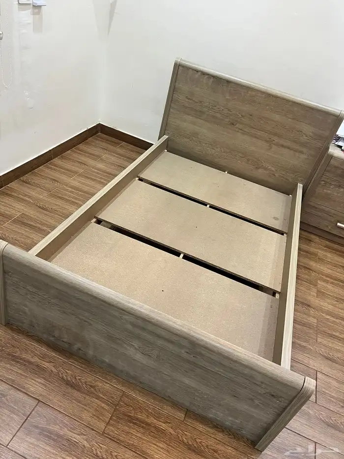 غرفة نوم ( دولاب - سرير - طاولة تسريحة) 4