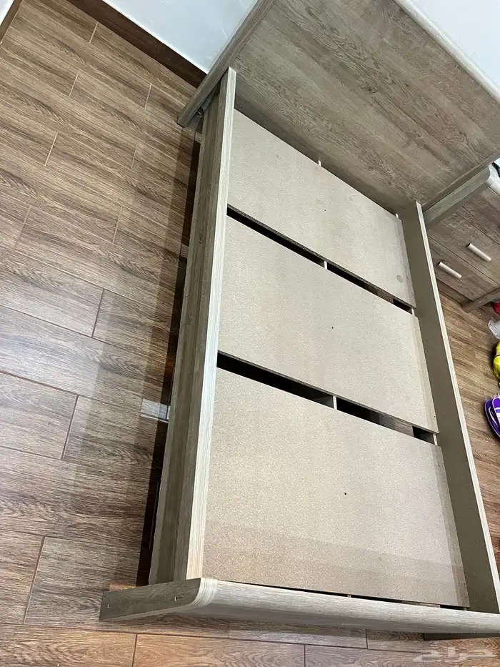 غرفة نوم ( دولاب - سرير - طاولة تسريحة) 3