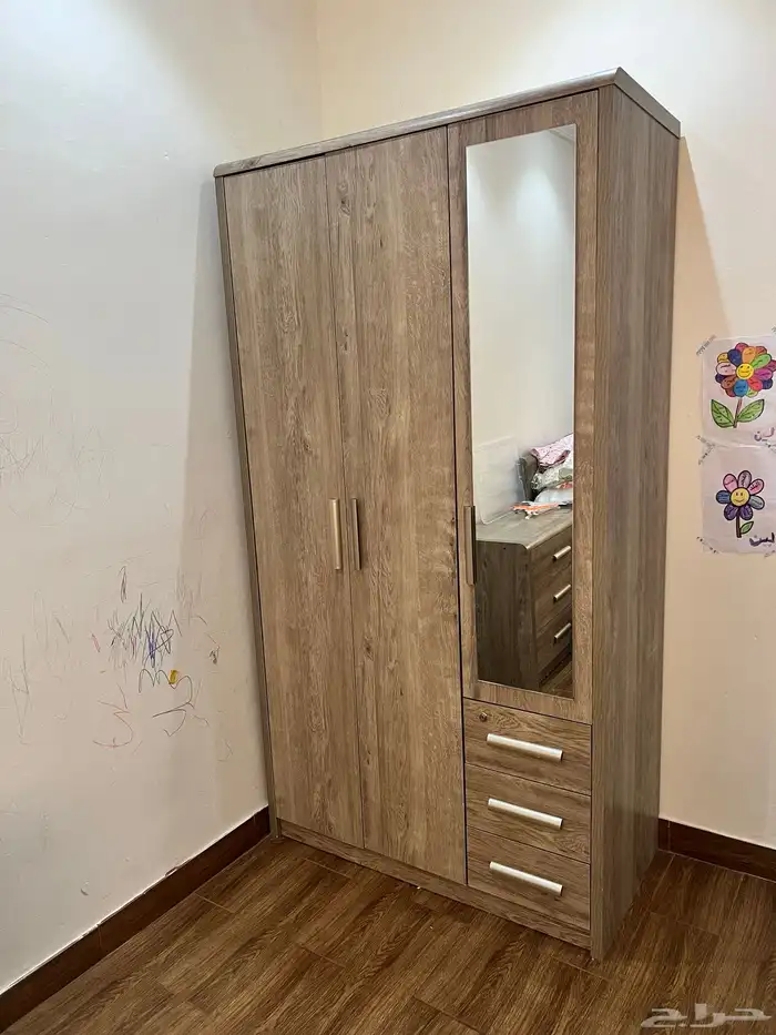 غرفة نوم ( دولاب - سرير - طاولة تسريحة) 8