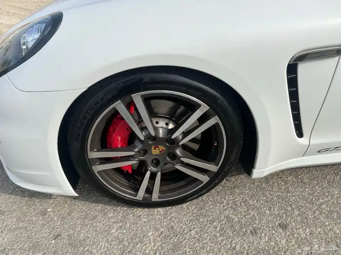 بورش بانميرا GTS 6