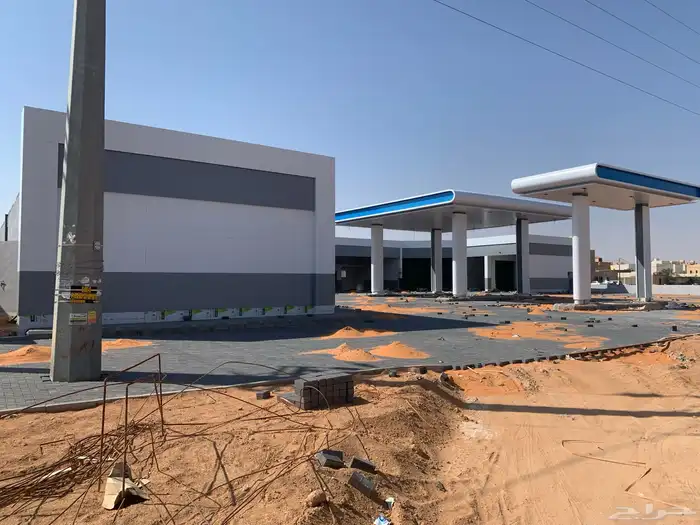 installation cladding bildung shops petrol pumps glass 4